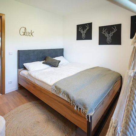 Ferienwohnung "Wie Dahoam" Chieming Eksteriør bilde
